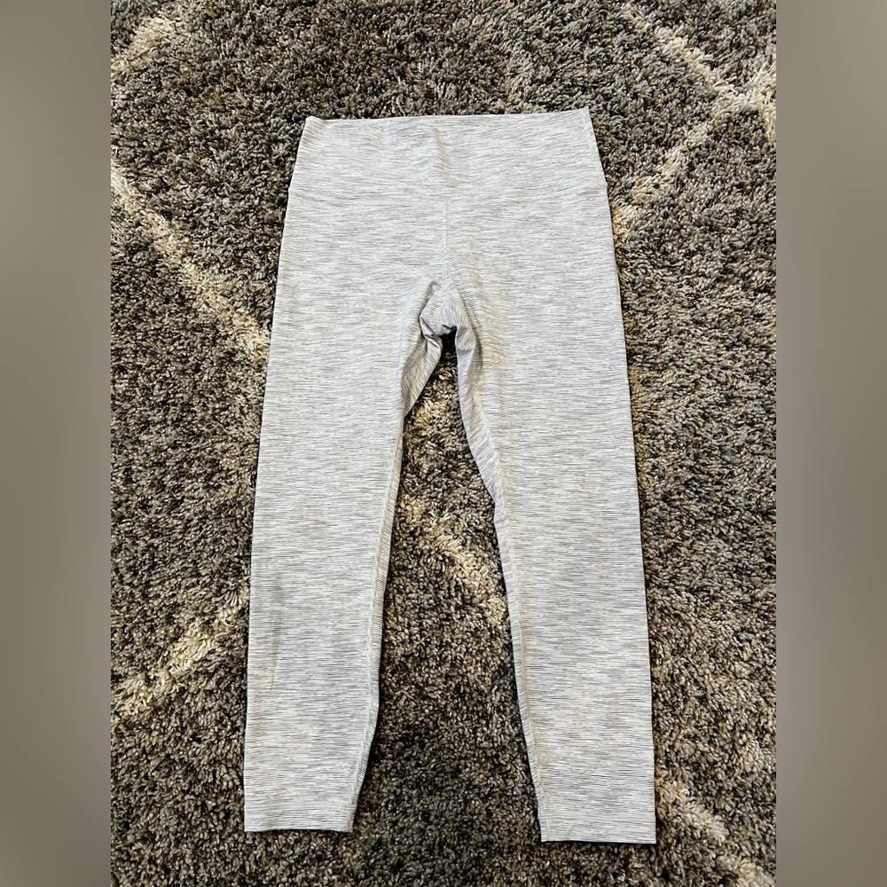 lululemon athletica Heather Gray Leggings 25” inseam
